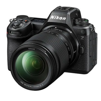 NIKON Appareil photo hybride  Z6 III + Z 24-200mm f/6,3-4 Noir 