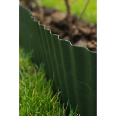 NATURE Bordure de gazon en poly&eacute;thyl&egrave;ne vert h25cm x l9m