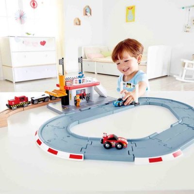 HAPE Circuit de course voiture bois