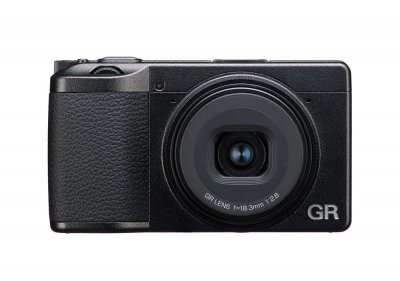 RICOH GR III HDF le Compact Expert Haut de Gamme, ideal pour les photos prises sur le vif