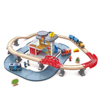 HAPE  Circuit train caserne pompier et police, bois E3736