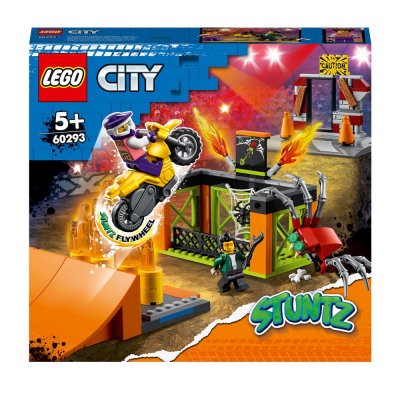 LEGO City 60293 L&rsquo;Aire d&rsquo;Entra&icirc;nement des Cascadeurs 