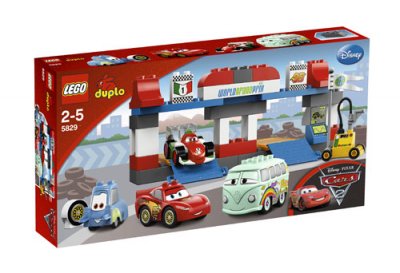 LEGO&reg; DUPLO&reg; Cars 5829 Le Pit Stop