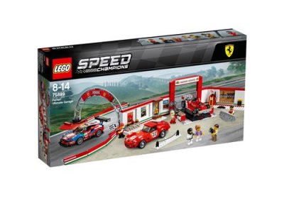 LEGO&reg; Speed Champions 75889 Le stand Ferrari