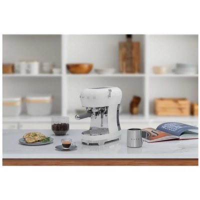 SMEG Machine &agrave; caf&eacute; Expresso Ann&eacute;es 50  ECF02WHEU Blanc