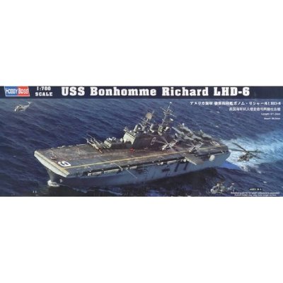 HOBBY BOSS Maquette bateau  USS Bonhomme Richard LHD-6 - 1/700 - Maque