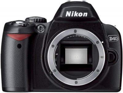 NIKON  D40x 10,2 mpix - Objectif AF-S DX 18-135 mm