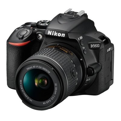 NIKON  D5600 + AF-P 18-55 mm VR