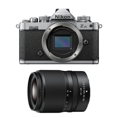 NIKON  Z fc + 18-140mm f/3.5-6.3 VR