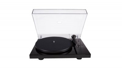 PRO JECT Platine vinyle Pro-Ject Debut III R&eacute;f&eacute;rence OM5E Noir Laqu&eacute;