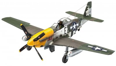 REVELL  kit mod&egrave;le P-51D Mustang 1:32 vert 158 pi&egrave;ces