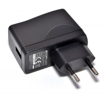 ZOOM Adaptateur USB secteur  AD-17 pour R8 s&eacute;rie H et Q