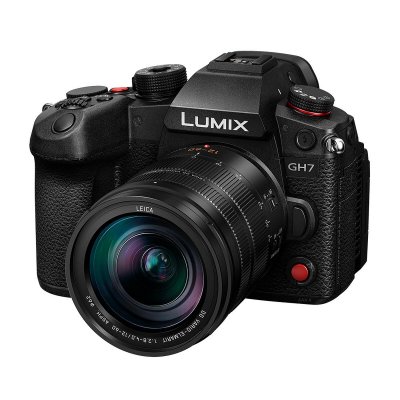 PANASONIC Appareil photo hybride Lumix GH7 Noir + 12-60mm f/2.8-22 Leica 