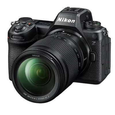 NIKON Appareil photo hybride  Z6 III + Z 24-200mm f/6,3-4 Noir 