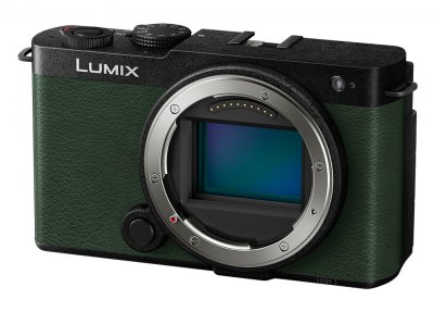 PANASONIC Appareil photo hybride  Lumix S9 Bo&icirc;tier nu Vert 