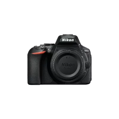 NIKON Appareil photo Reflex D5600 + AF-P 18-55 VR + 16Go + sac
