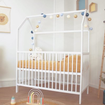 BABY FOX  Lit b&eacute;b&eacute; cabane &eacute;volutif en bois massif blanc 60x120