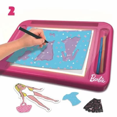  Barbie - atelier de mode avec poup&eacute;e