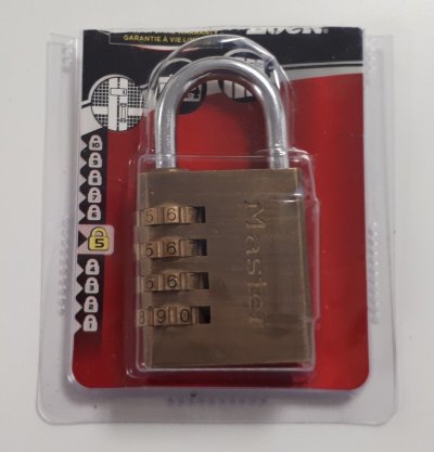 MASTER LOCK Cadenas laiton massif &agrave; combinaison programmable M