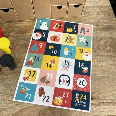 GENERIQUE Calendrier de l'avent maison en carton &agrave; d&eacute;corer 40 x 36 cm