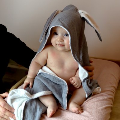 MONSIEUR BEBE Cape, sortie de bain int&eacute;rieur 100 % coton - 75 x 75 cm - lapin - gris