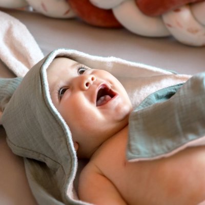 MONSIEUR BEBE Cape, sortie de bain int&eacute;rieur 100 % coton - 75 x 75 cm - lapin - vert bleu