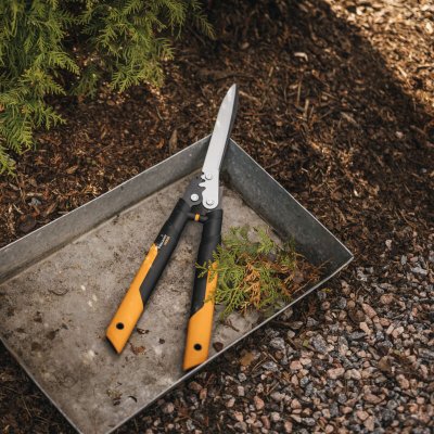 FISKARS Cisaille &agrave; haies double cr&eacute;maill&egrave;re powergear x