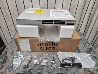 CISCO  Catalyst 9200L 24-Port Data 4 X 10G Network Essentials