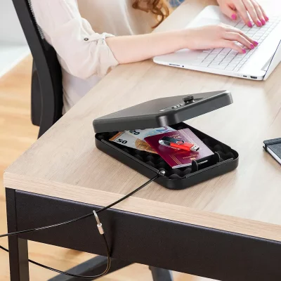 INNOVAGOODS Coffre-Fort Portable avec C&acirc;ble de S&eacute;curit&eacute; Prisaven 