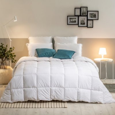 BLEU CALIN Couette tr&egrave;s chaude 140x200cm sensation duvet Marque Fran&ccedil;aise