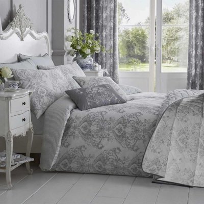 HOMESCAPES Couvre-lit Gris Toile de Jouy&nbsp;en polycoton, 200 x 200 cm