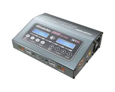 SKYRC D400 Chargeur multifonction de mod&eacute;lisme 20 A Li-polym&egrave;re, LiFePO, Li-ion, NiMH, NiCd, plomb