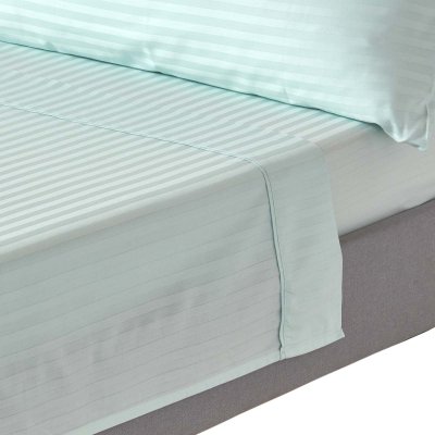 HOMESCAPES Drap plat ray&eacute; satin de coton &eacute;gyptien 330 fils coloris bleu 270 x 300 cm