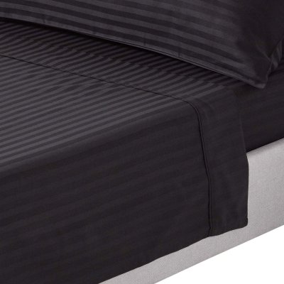 HOMESCAPES Drap plat ray&eacute; satin de coton &eacute;gyptien 330 fils coloris noir 270 x 300 cm