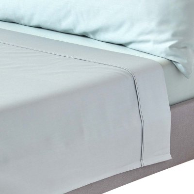 HOMESCAPES Drap plat uni 100 % coton &eacute;gyptien Bio 400 fils coloris bleu givr&eacute; 180 x 290 cm