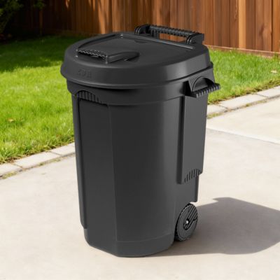 BIGBUY EDA - Poubelle 110 L &agrave; Roulettes - 55 x 58 x 81 cm - Noir