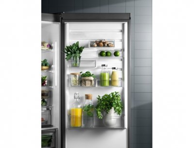 ELECTROLUX  R&eacute;frig&eacute;rateur Encastrable 177.2 cm S&eacute;rie 600 KRF6DD18S1