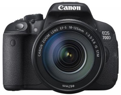 CANON EOS 700D + EF-S 18-135mm f/3.5-5.6 IS STM