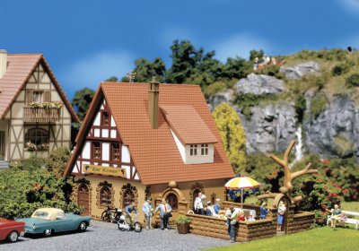 FALLER  Auberge &Agrave; la Couronne-H0 - B&acirc;timent pour train miniature