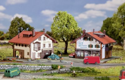 FALLER  - F232245 - Mod&eacute;lisme - Pharmacie et Boulangerie