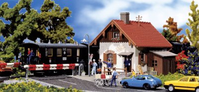 FALLER  Maison de garde-barri&egrave;re-H0 - B&acirc;timent pour train miniature