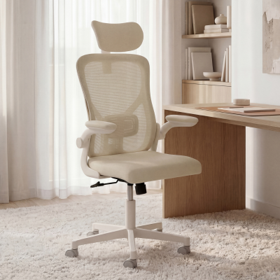 Fauteuil de bureau ergonomique en toile respirante et appui-t&ecirc;te avec roulettes beige et blanc