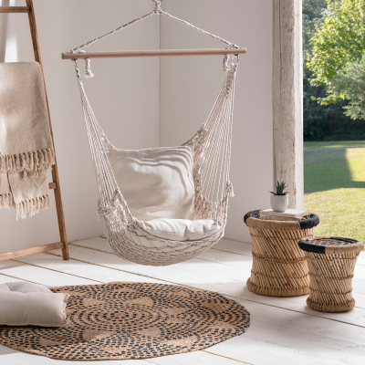 IDMARKET Fauteuil suspendu boh&egrave;me 2 coussins &eacute;cru design macram&eacute;