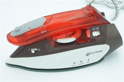 GRUNKEL Fer de voyage 900W double tension