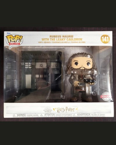 FUNKO Figurine  pop deluxe harry potter diagon alley the cauldron with hagrid