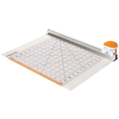 FISKARS  - Combin&eacute; CutterRotatif (&Oslash;45 mm) et R&egrave;gle (12""""x12"""")