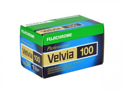 FUJIFILM  Velvia 100 135/36 Reel Blanc,Noir