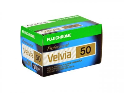 FUJIFILM  Velvia 50 135/36 Reel Blanc,Noir