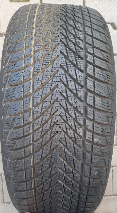 GOODYEAR  UltraGrip Performance 3 ( 245/40 R19 98V XL ) Pneus hiver