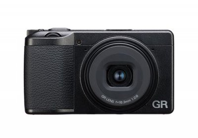 RICOH GR III HDF le Compact Expert Haut de Gamme, ideal pour les photos prises sur le vif